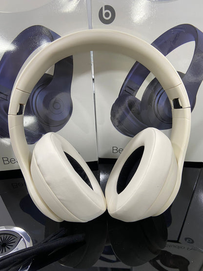 Beats Studio Pro - Sonido Premium + Cancelación de Ruido + Micrófono HD