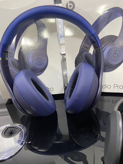 Beats Studio Pro - Sonido Premium + Cancelación de Ruido + Micrófono HD
